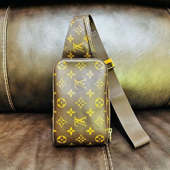 Louis Vuitton Handbags - Louis Vuitton Geronimos Belt Bag Monogram